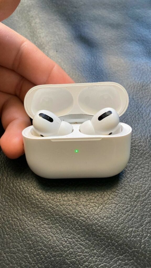 AirPods